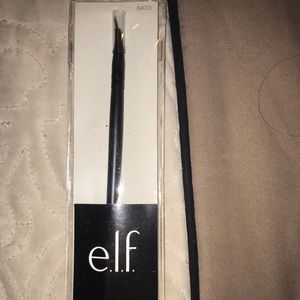 Angled eyeliner brush from elf